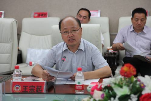 3.区政协主席王宗起作工作汇报.JPG